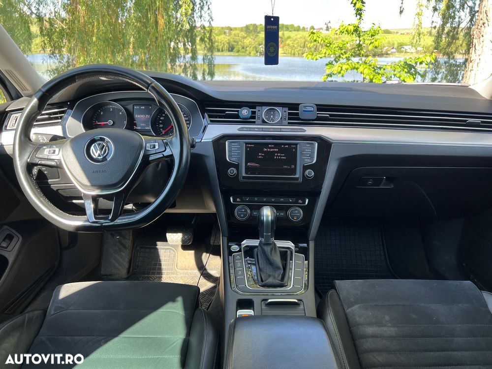 Volkswagen Passat 2.0 TDI DSG 4Motion Highline - 15