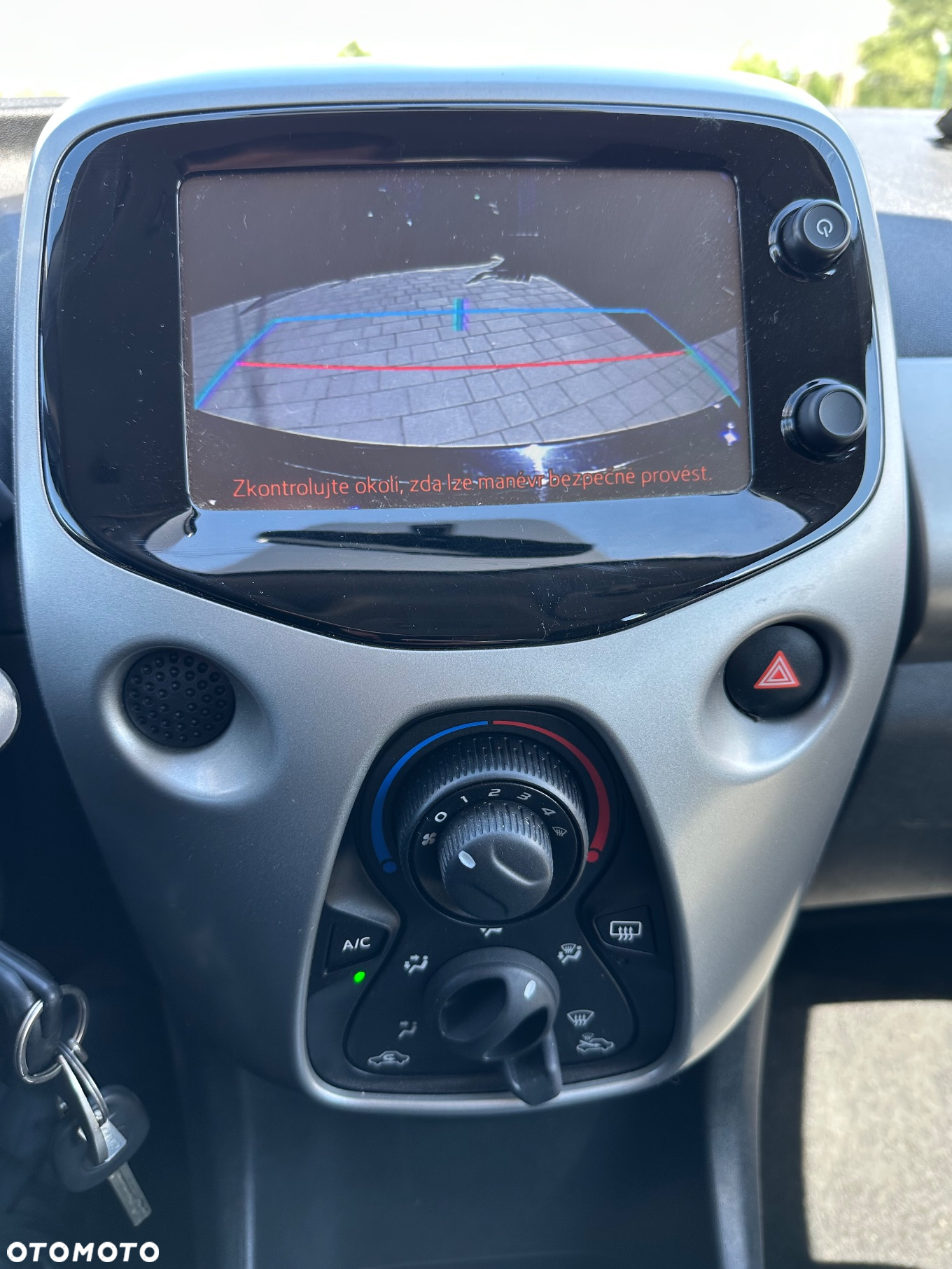 Toyota Aygo x-play - 17
