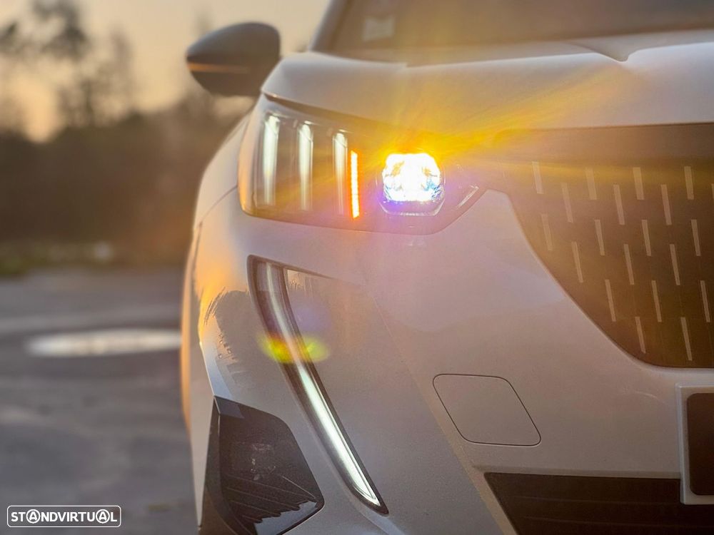 Peugeot 2008 1.2 PureTech GT Line EAT8 - 48