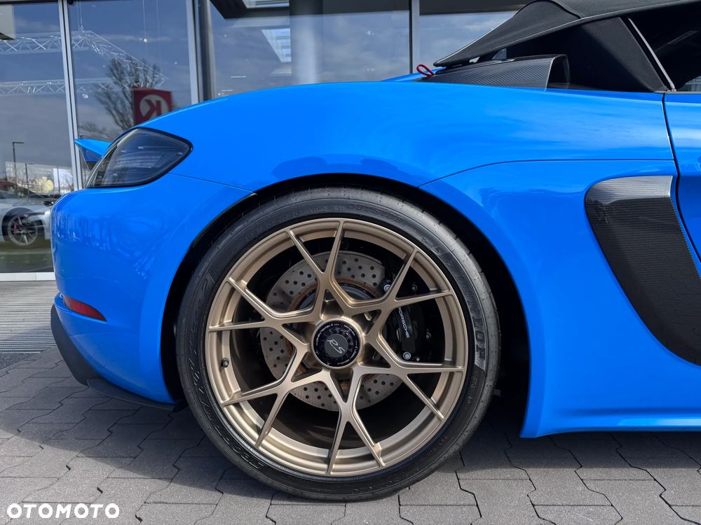 Porsche 718 Spyder - 6