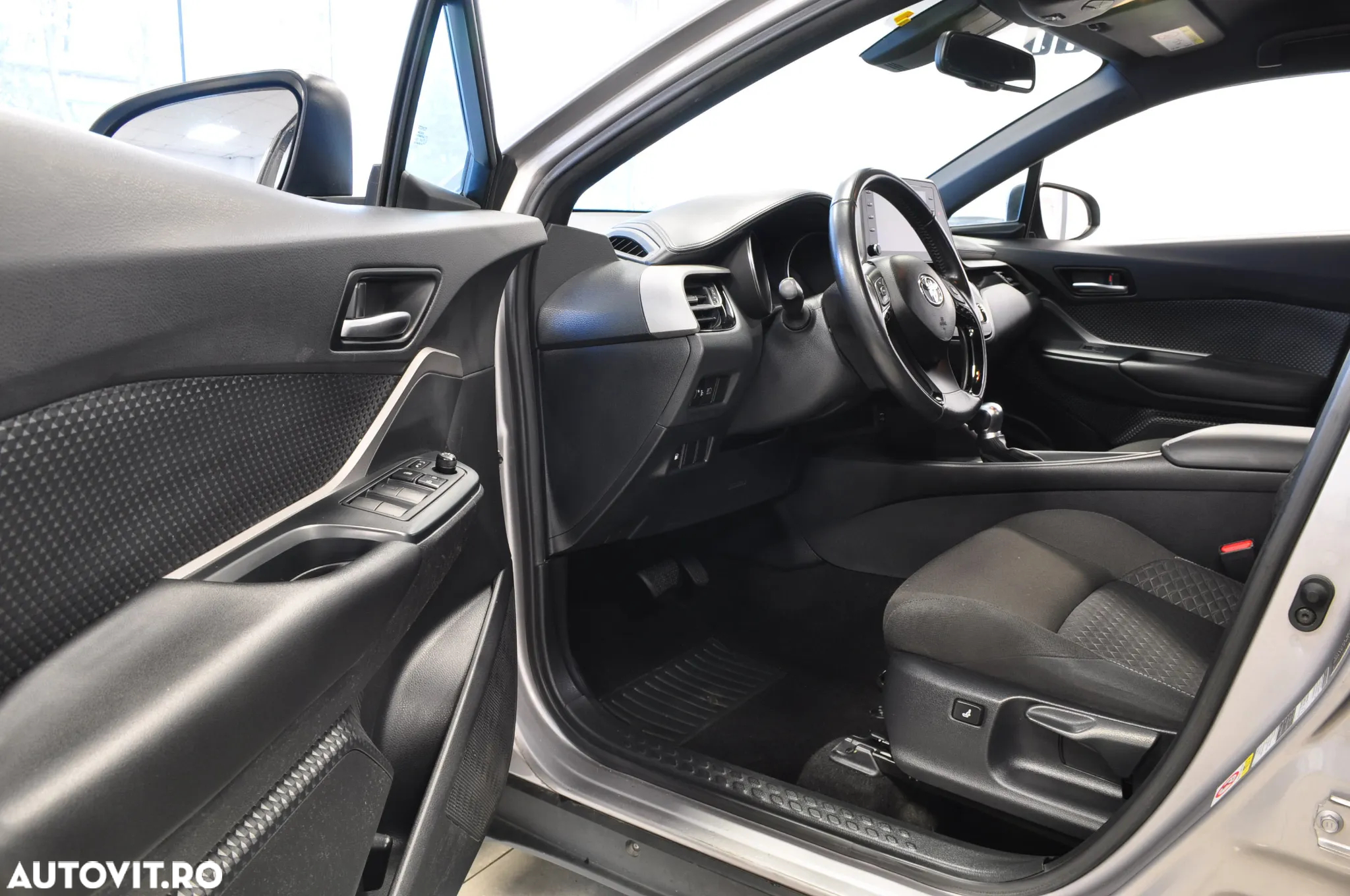 Toyota C-HR 1.8 Hybrid Business Edition - 6