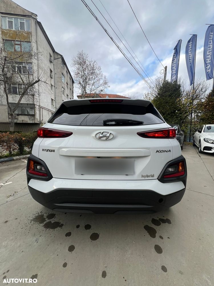 Hyundai KONA - 8