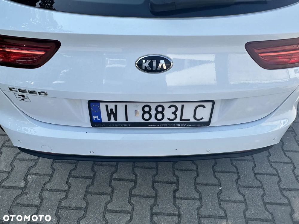 Kia Ceed - 32