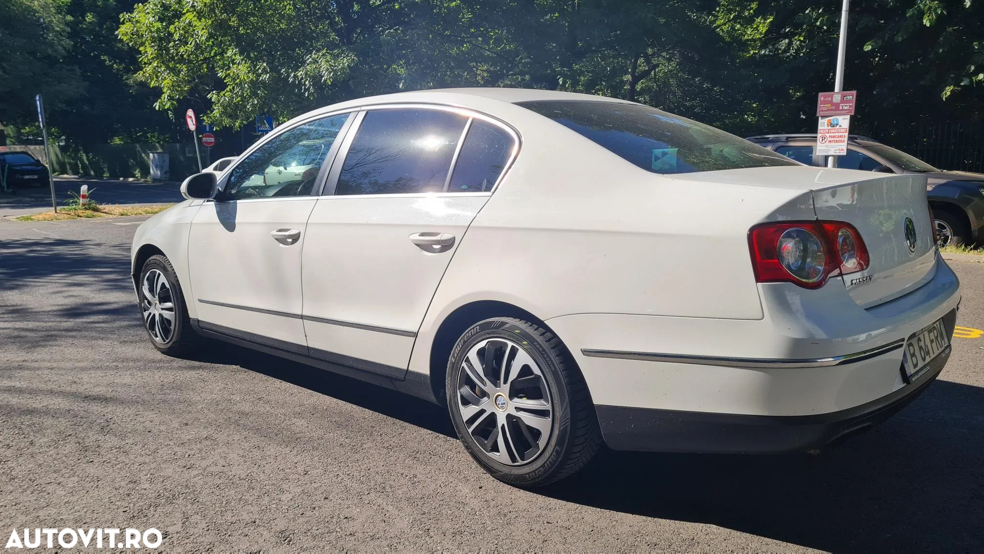 Volkswagen Passat 2.0TDI Highline DPF DSG - 8