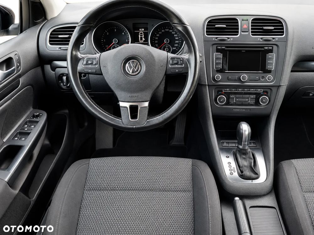 Volkswagen Golf 1.6 TDI DPF DSG Style - 10