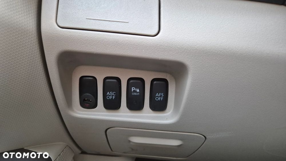 Mitsubishi Outlander - 14