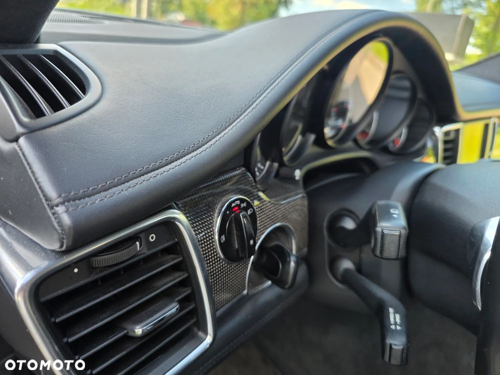 Porsche Panamera Turbo - 23