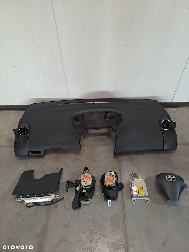 Deska konsola Toyota Yaris II 2011 kompletna - 1