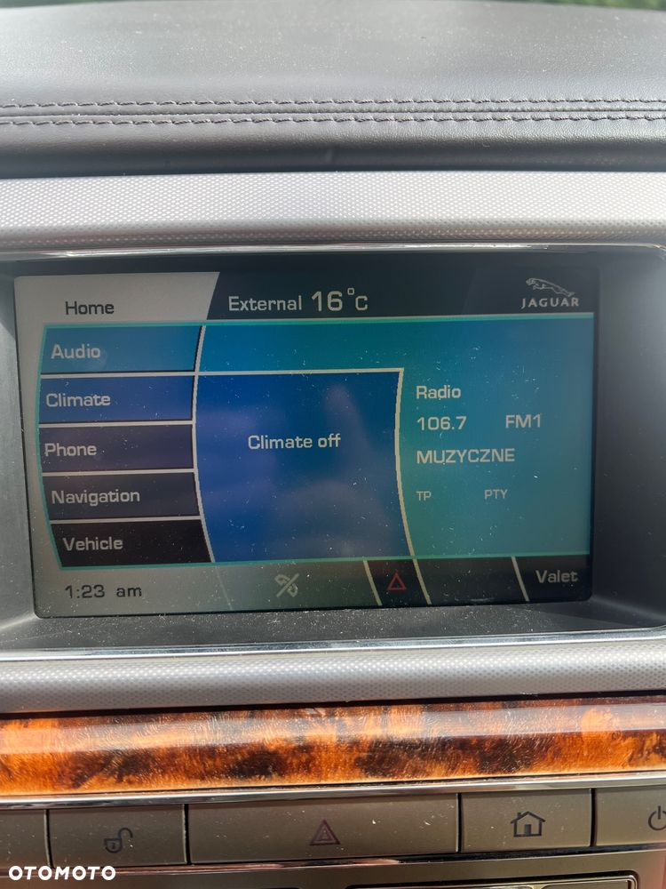 Jaguar XF 2.7 V6 D Luxury - 9