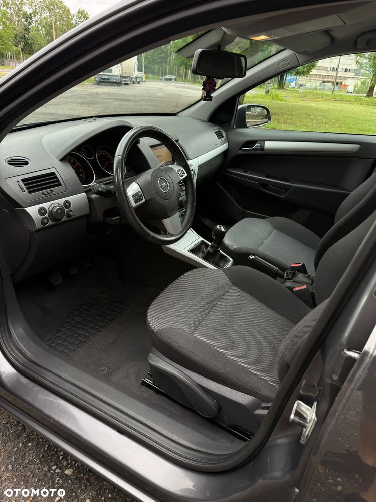 Opel Astra 1.6 NAVI - 10