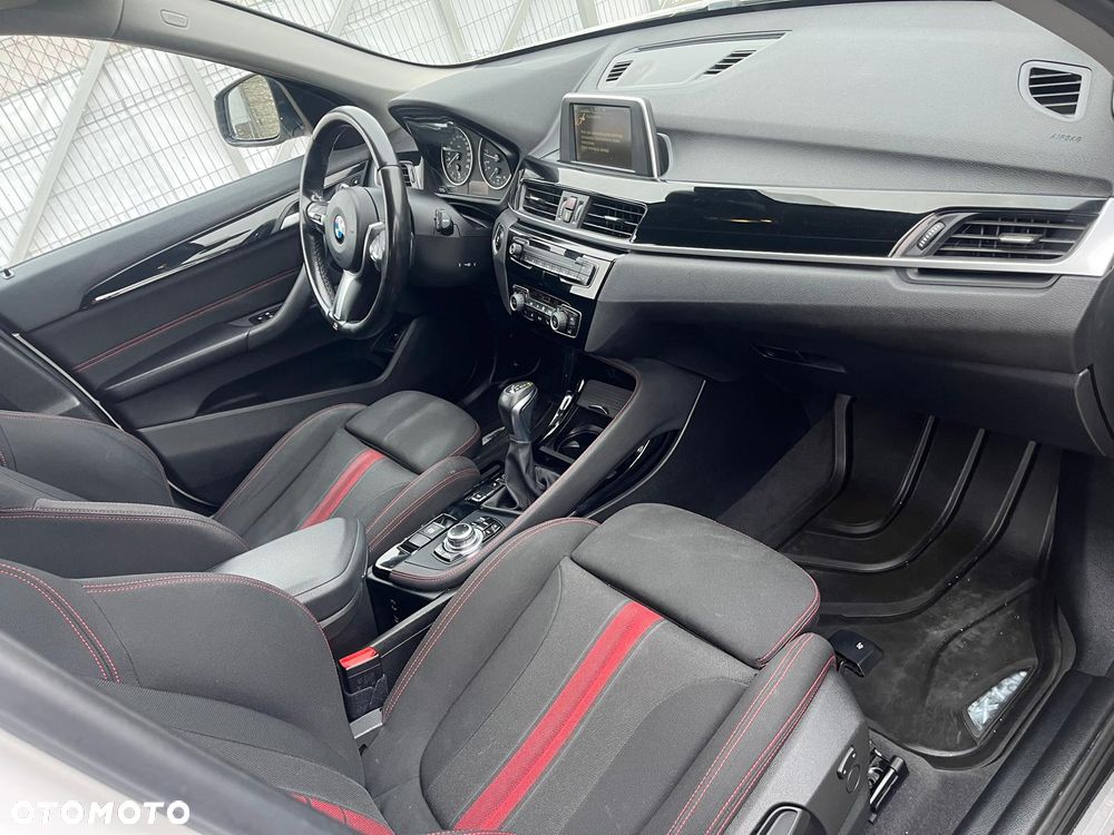 BMW X1 xDrive20i GPF Sport Line sport - 12