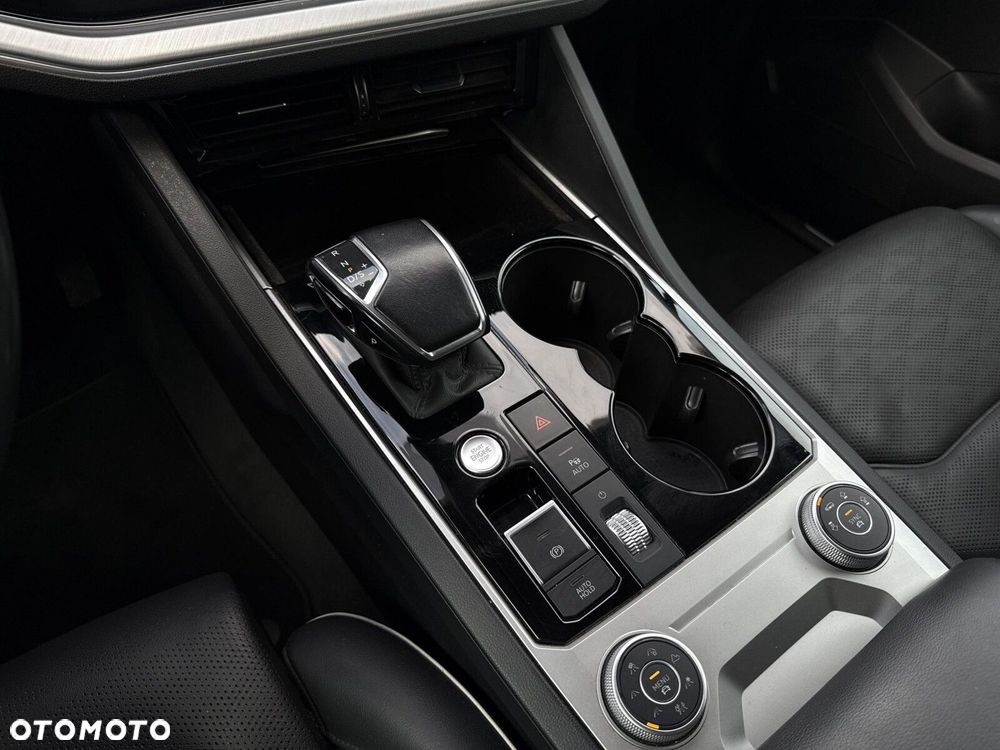 Volkswagen Touareg - 19