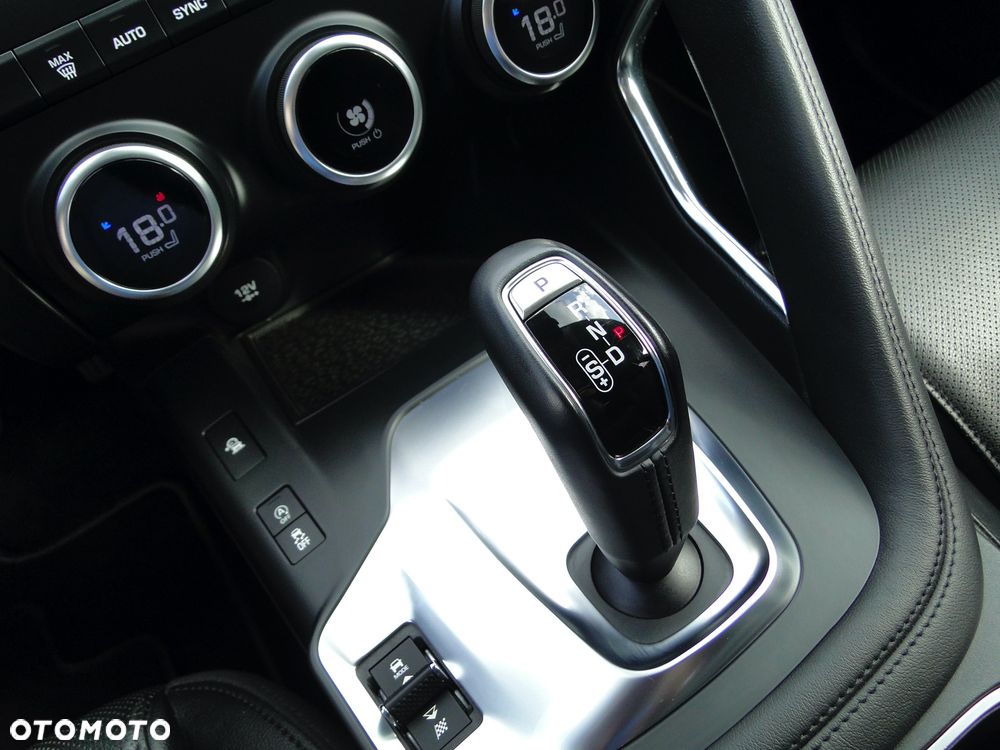 Jaguar E-Pace P250 AWD S - 24