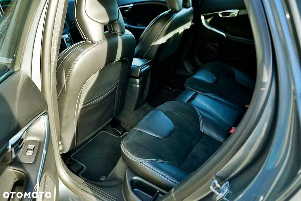 Volvo V40 D2 Base - 13