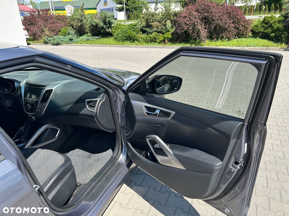 Hyundai Veloster 1.6 GDI Comfort - 17