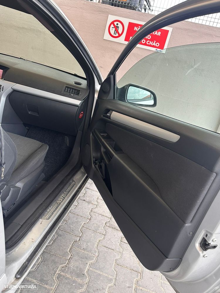 Opel Astra GTC 1.6 - 41