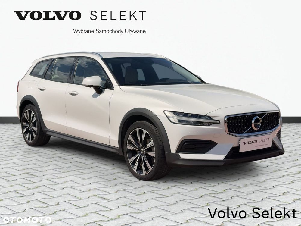 Volvo V60 Cross Country - 4