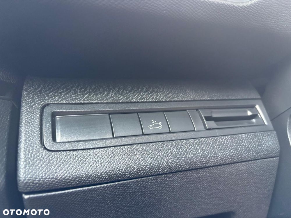 Peugeot 5008 - 32