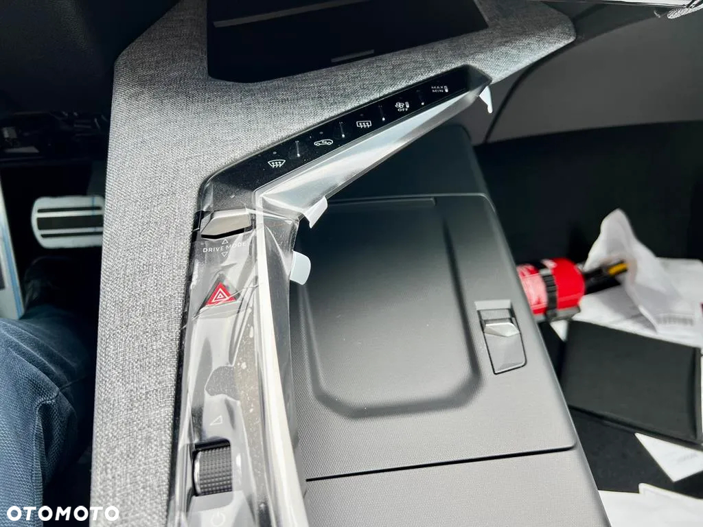 Peugeot 3008 1.2 PureTech mHEV GT S&S e-DCS6 - 21