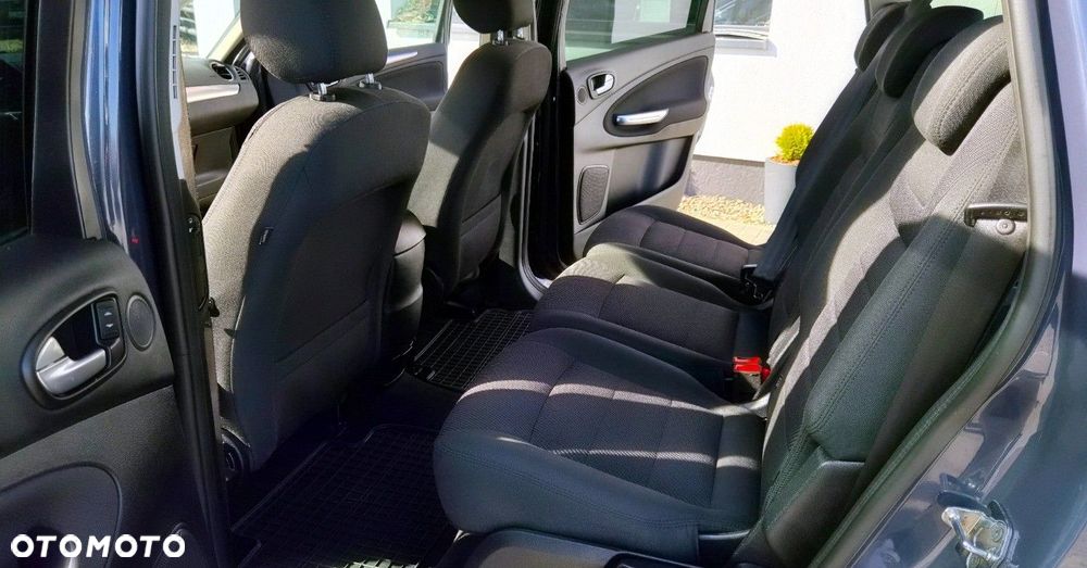 Ford S-Max - 25