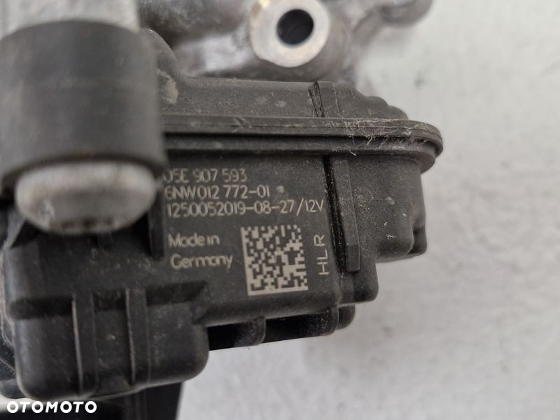 VOLKSWAGEN PASSAT B8 GOLF VII 1.5 TSI POMPA WODY OBUDOWA NASTAWNIK 05E121042B 05E907593 - 5