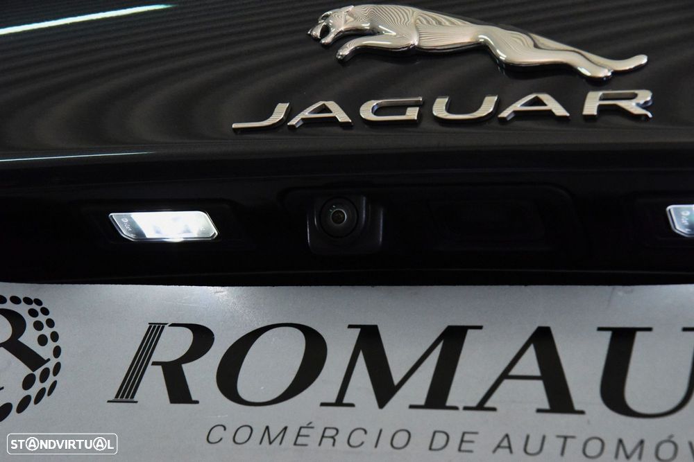 Jaguar XE 2.0 D Portfolio Aut. - 11