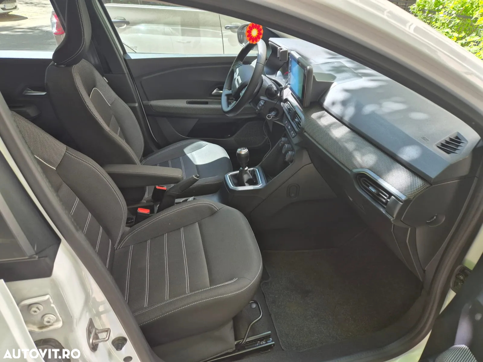 Dacia Logan TCe 90 MT6 Journey - 13