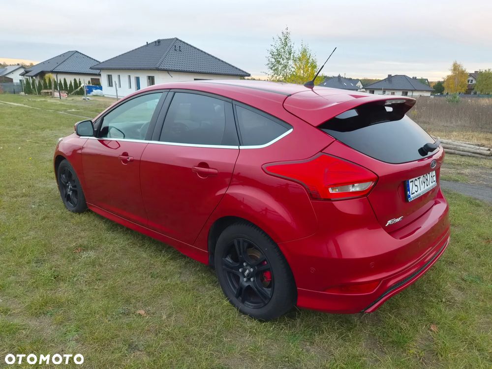 Ford Focus 1.5 TDCi ST-Line Red - 7
