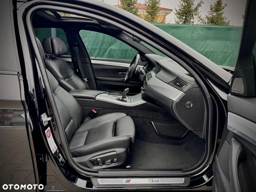 BMW Seria 5 M550d xDrive - 24