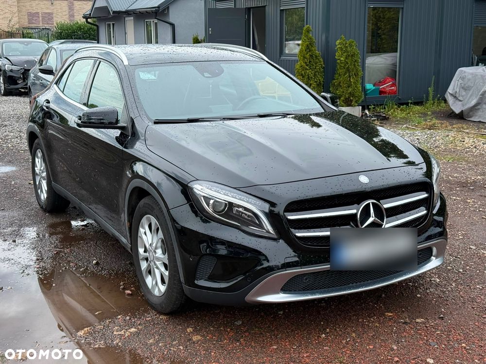 Mercedes-Benz GLA 200 7G-DCT - 5