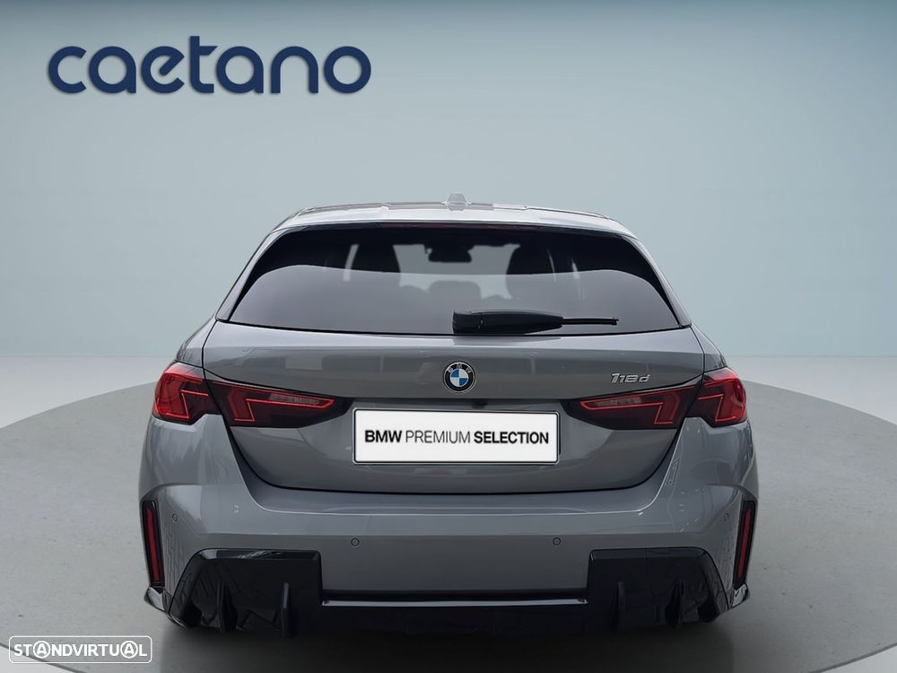 BMW 118 d Pack Desportivo M - 7