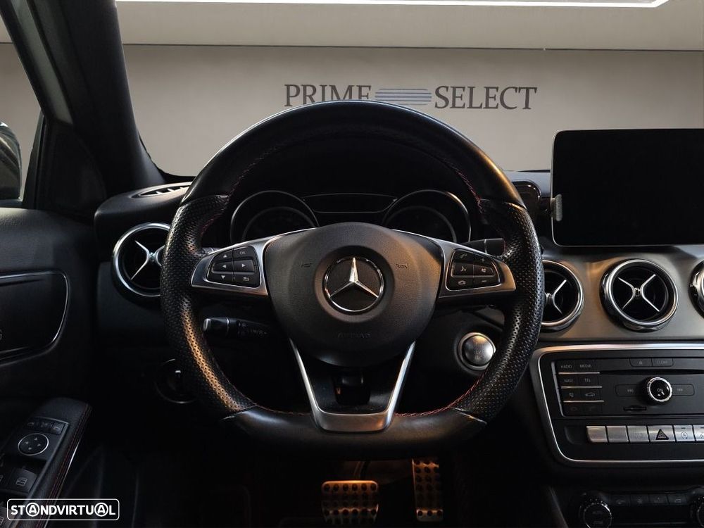 Mercedes-Benz GLA 180 - 12