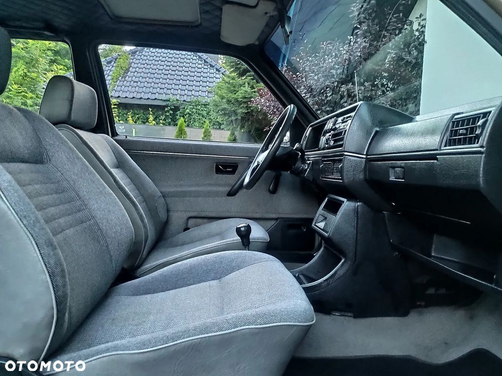 Volkswagen Golf - 8