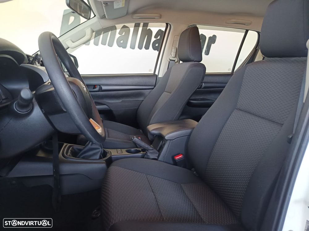 Toyota Hilux 2.4 D-4D 4WD CD CM - 22