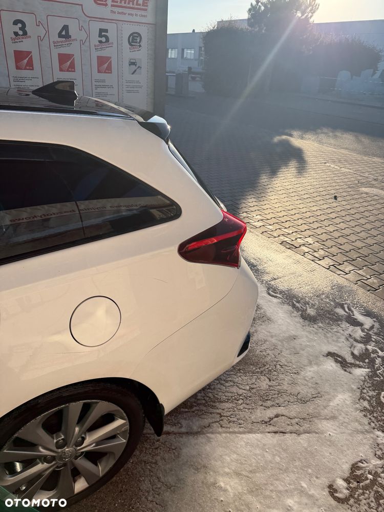 Toyota Auris Hybrid 135 Active - 15