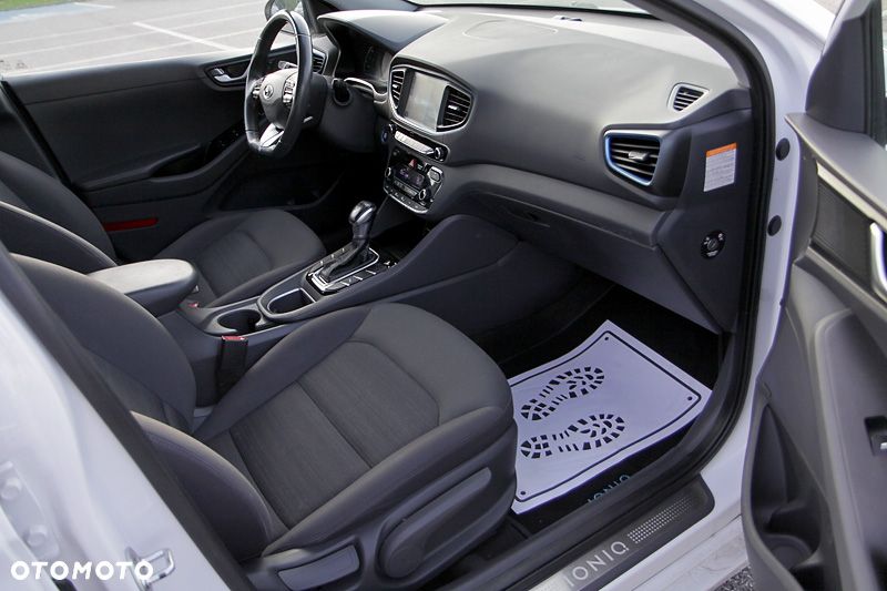 Hyundai IONIQ 1.6 GDI Premium - 8
