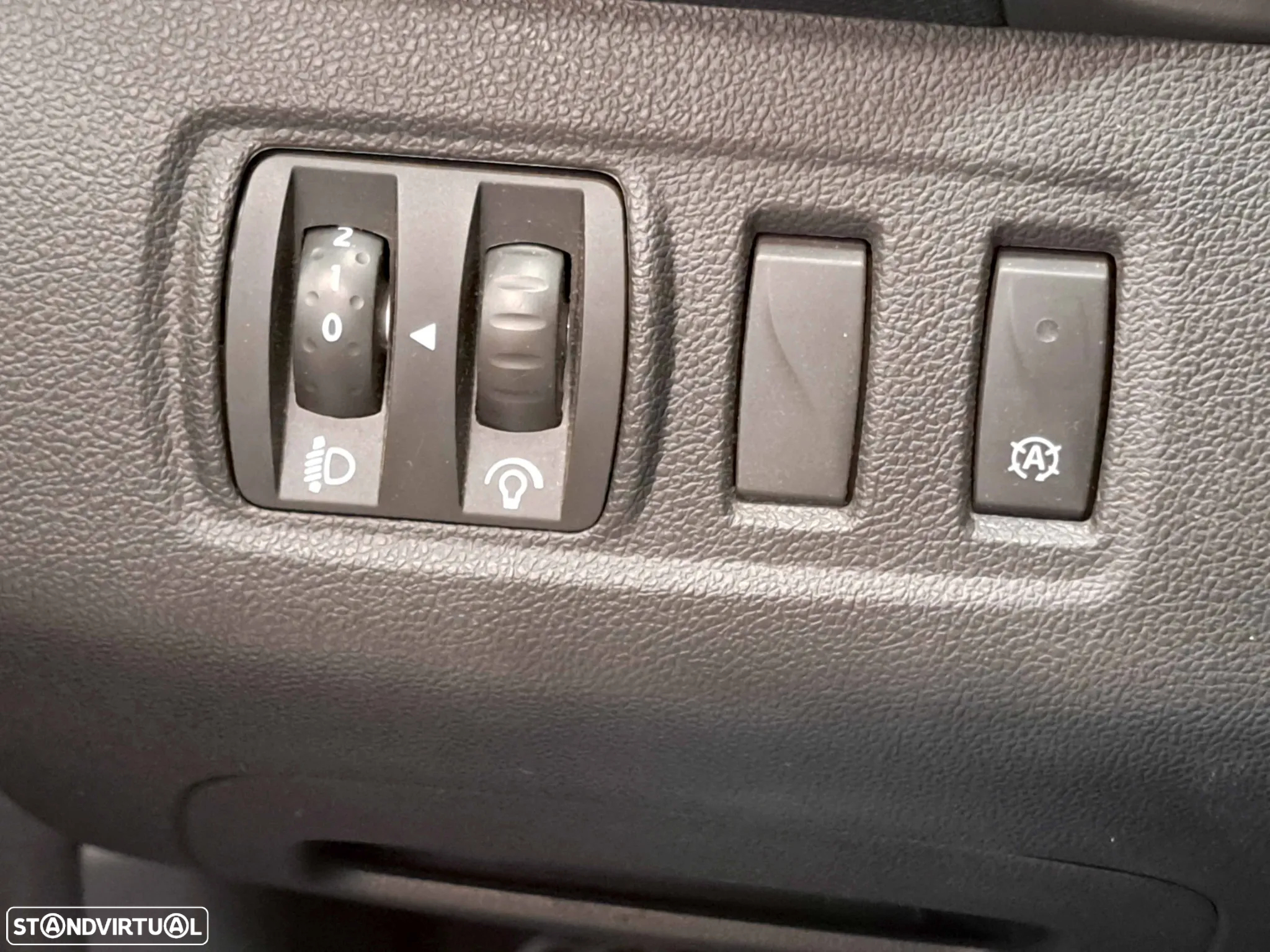 Renault Clio 0.9 TCe Limited - 10