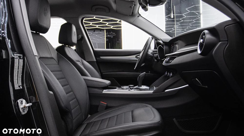 Alfa Romeo Stelvio 2.0 Turbo Sprint Q4 - 21