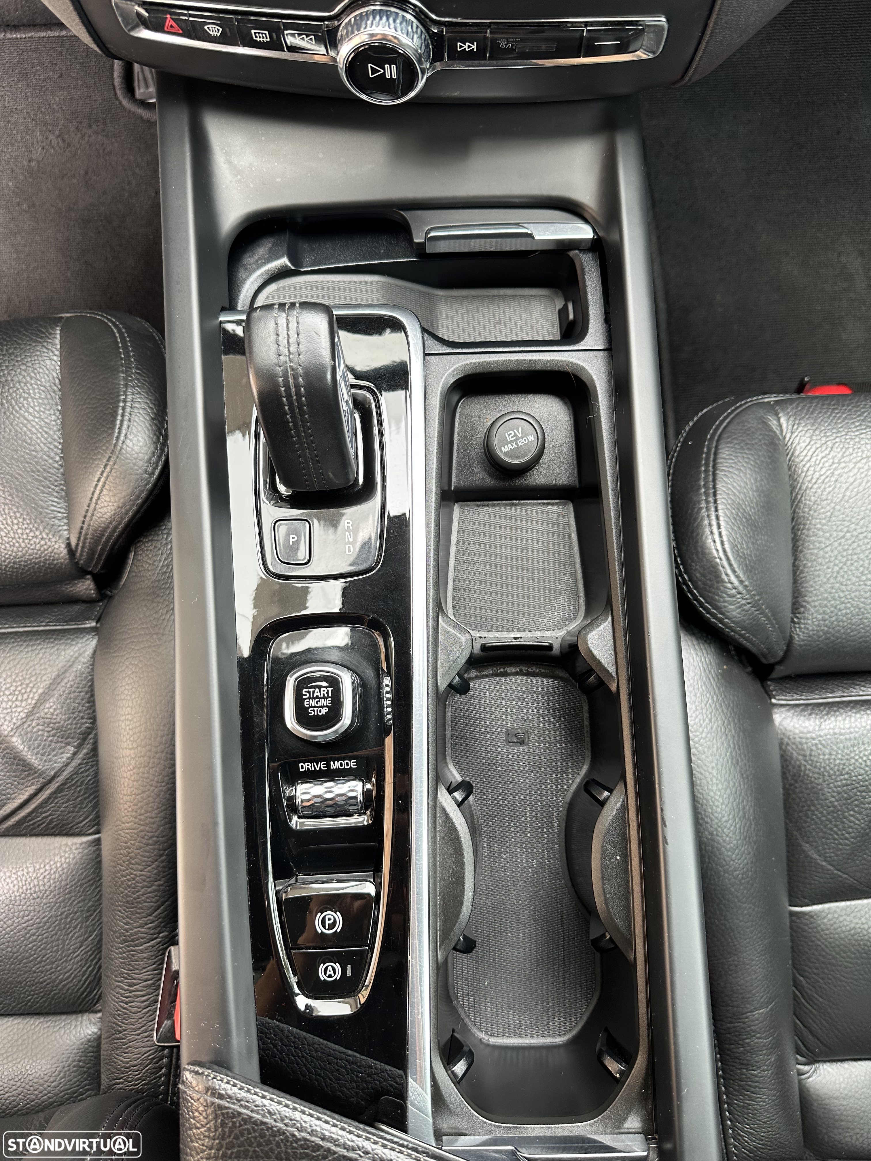 Volvo XC 60 2.0 T8 PHEV Momentum Plus AWD - 21