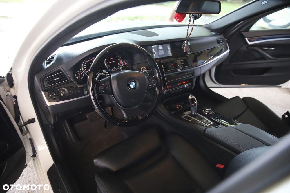 BMW Seria 5 525d xDrive - 19