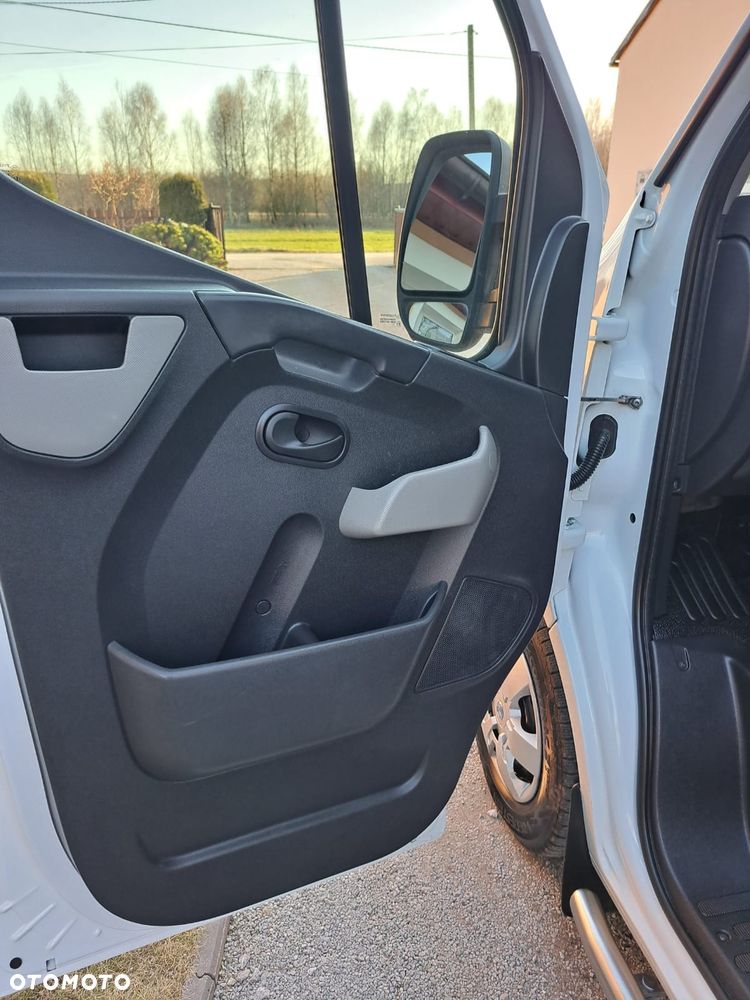 Nissan NV400 - 14