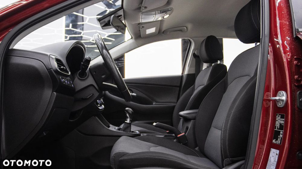 Hyundai i30 1.5 DPI Classic + - 12