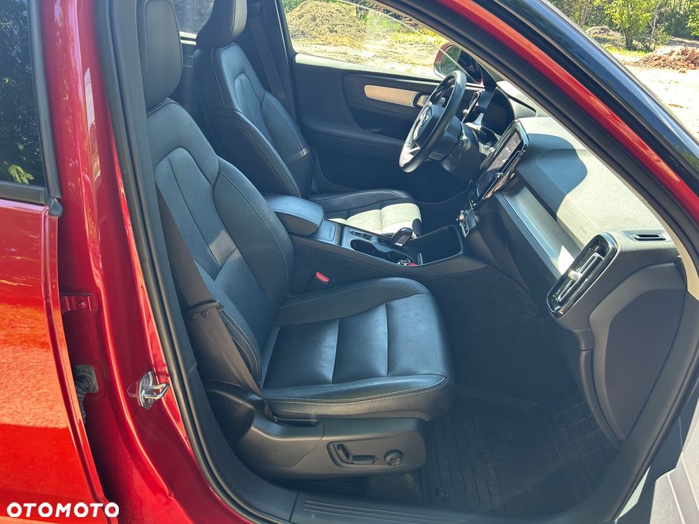 Volvo XC 40 T5 AWD Momentum - 24