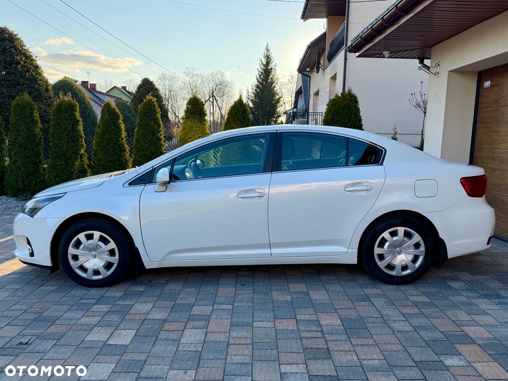 Toyota Avensis 1.8 Sol NAVI - 3