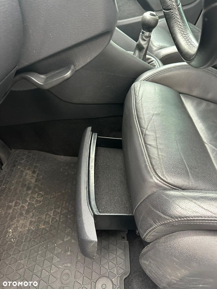 Volkswagen Golf 1.6 TDI Highline - 13