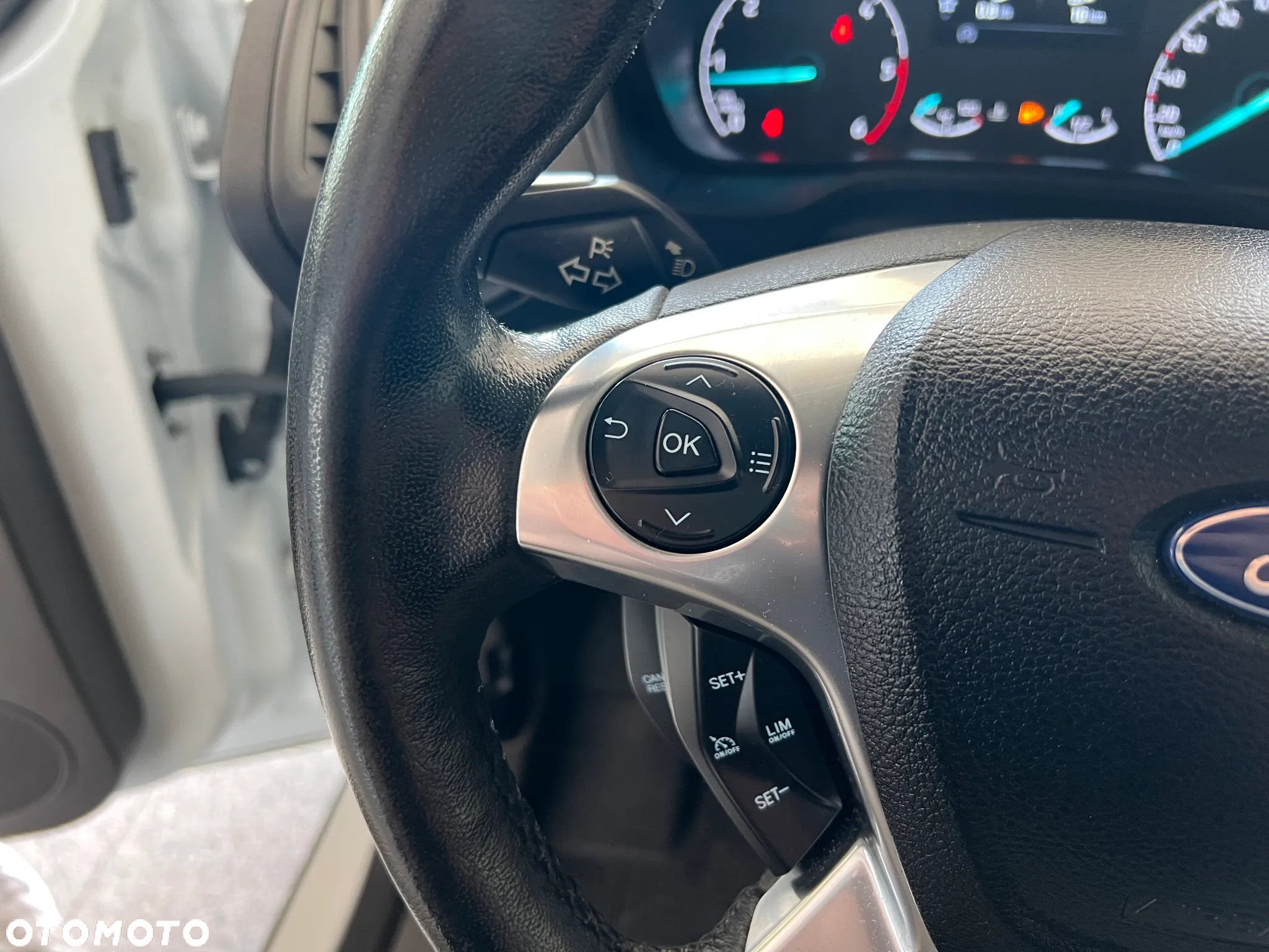 Ford Connect - 25