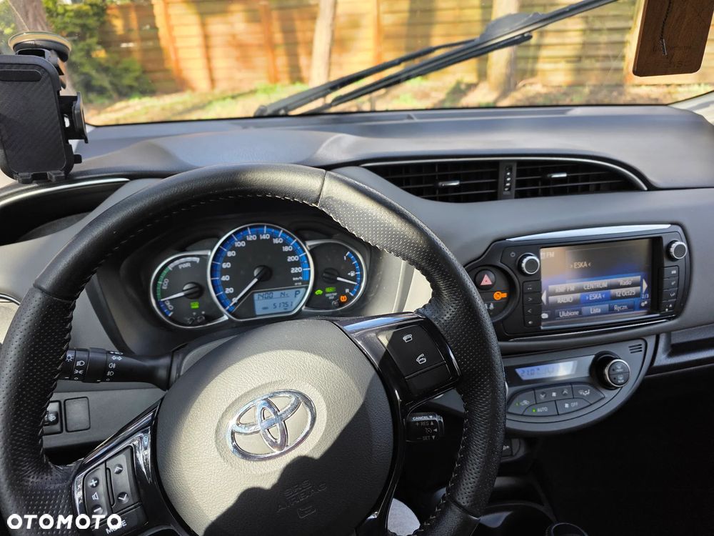Toyota Yaris Hybrid 100 Selection - 9