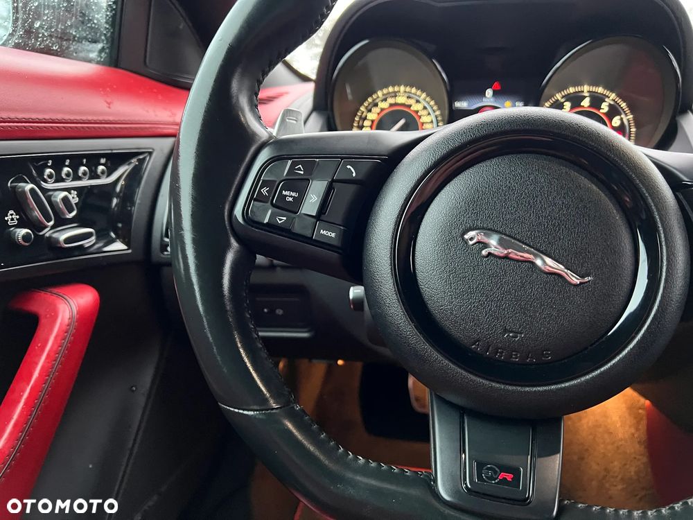 Jaguar F-Type - 13