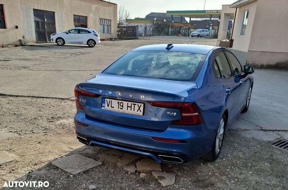 Volvo S60 T4 Momentum Pro - 2