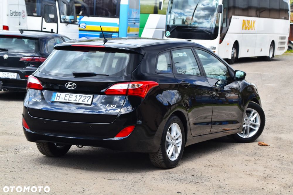Hyundai i30 blue 1.6 CRDi Trend - 39